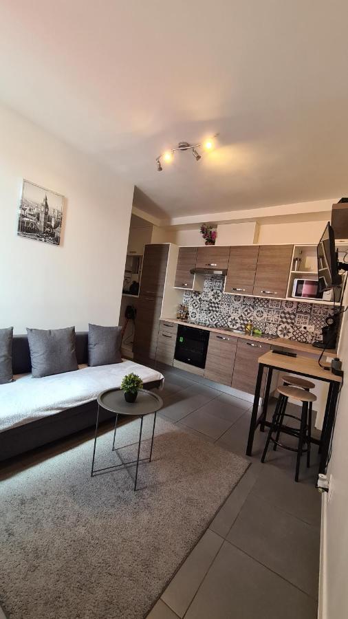 Logesty Home Proche Paris Et Metro Pantin Exteriör bild