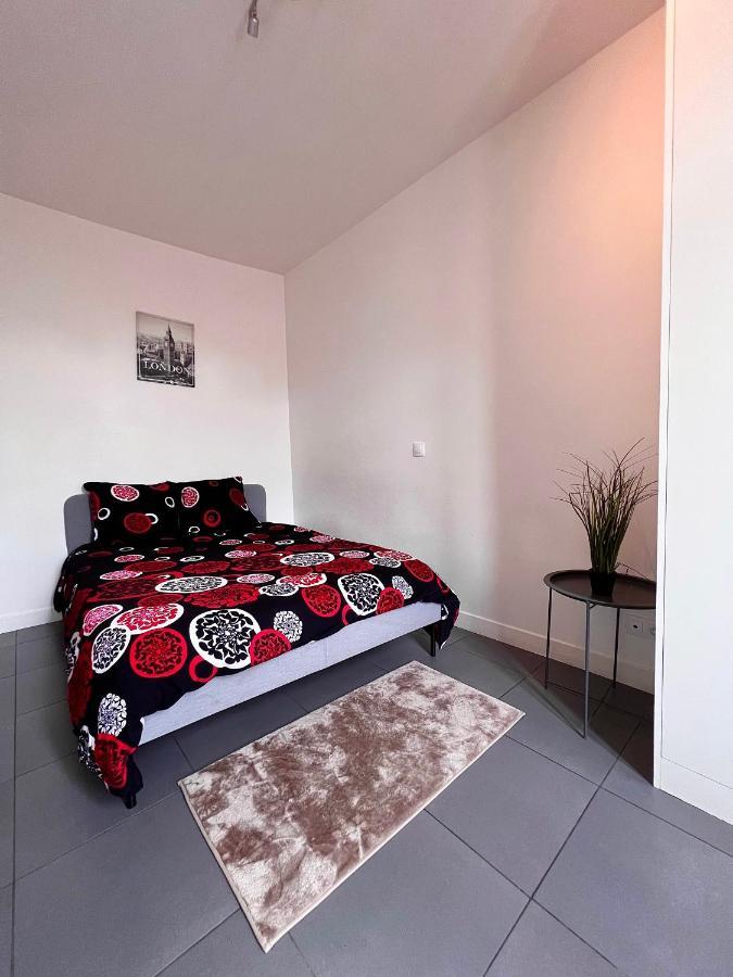 Logesty Home Proche Paris Et Metro Pantin Exteriör bild